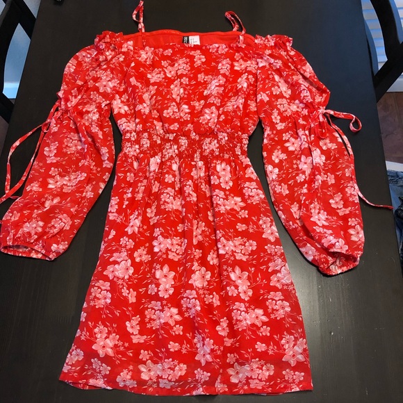 H&M bright pink and white dress - Picture 1 of 2